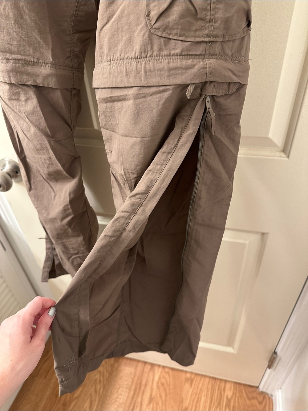 REI Girls Sahara Convertible Pants Brown Large (14-16) - Picture 5 of 5